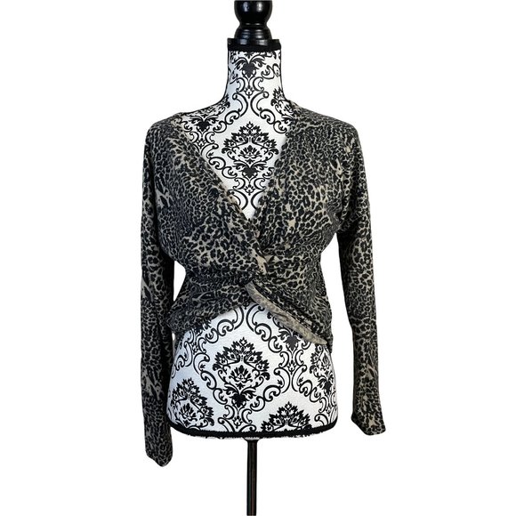 Poof New York | Leopard Print Twist Front Long Sleeve Cropped Shirt Large - Picture 1 of 6